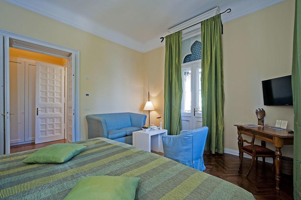 Standard Twin Room with Balcony